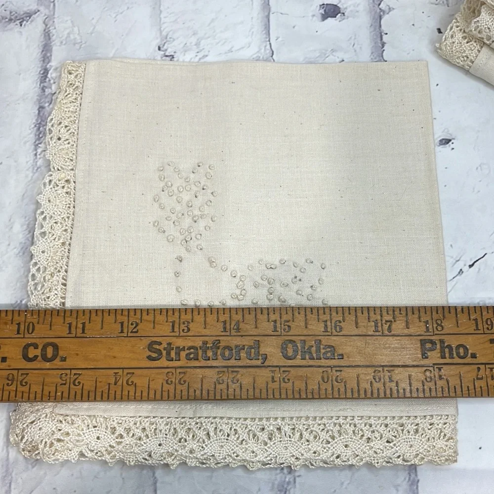Linen Napkins Set of 4 Crochet Lace Trim Swiss Dot Embroidery Country Pattern